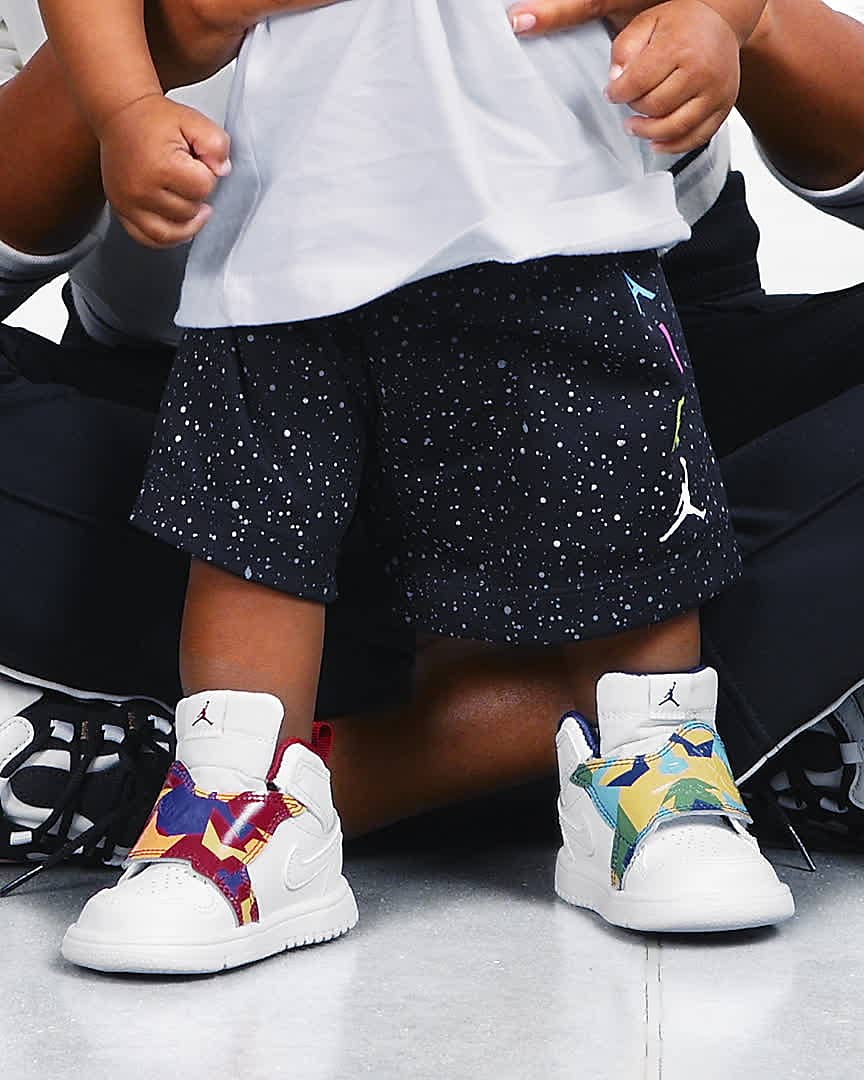 Chaussure Sky Jordan 1 pour Bébé et Petit enfant. Nike LU
