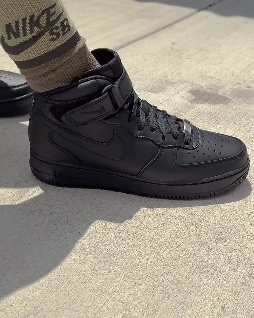 nike black air force 1 trainers
