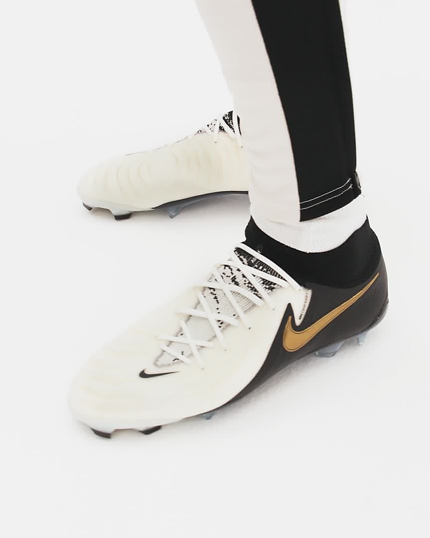 Nike Phantom Luna 2 Elite FG High-Top Soccer Cleats.