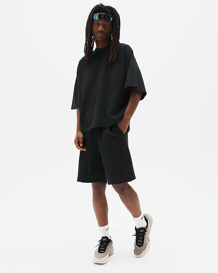 Nike Sportswear Black Tech Fleece Shorts – Puffer Reds