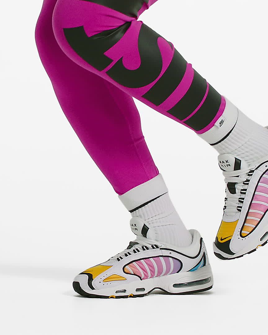 nike tailwind socks